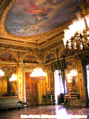 Uma das salas finamente decoradas do Pal&aacute;cio do Catete