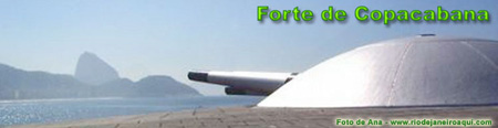 Forte de Copacabana - Canhões e mar ao fundo Forte de Copacabana - Canhões e mar ao fundo