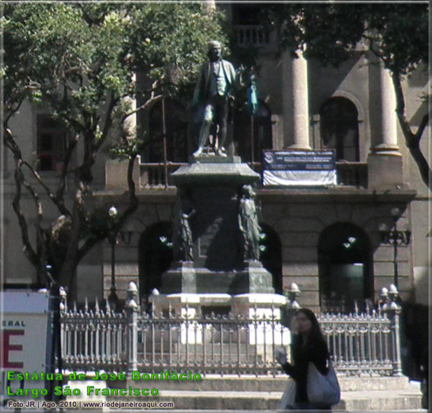 Estátua de José Bonifácio no Largo de São Francisco Estátua de José Bonifácio no Largo de São Francisco