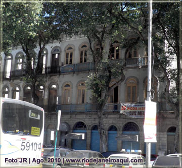 Fachada da Estudantina, na Pra&ccedil;a Tiradentes