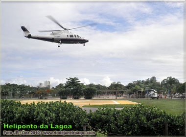 Helic&oacute;ptero pousando no heliporto da Lagoa Rodrigo de Freitas