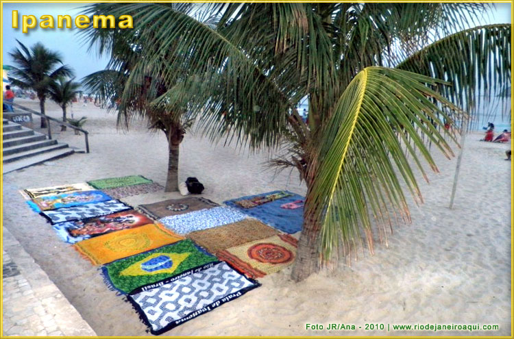 Toalhas artesanais de praia à venda em Ipanema Toalhas artesanais de praia à venda em Ipanema