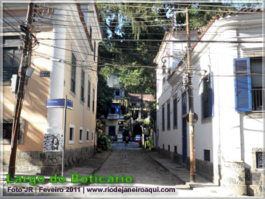 Beco do Bot&iacute;c&aacute;rio vista da Rua Cosme Velho