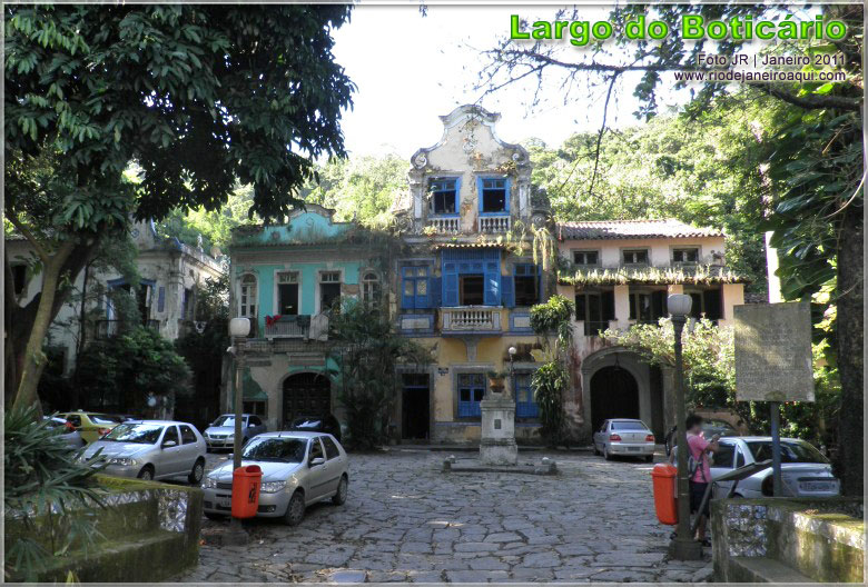 Largo do Botic&aacute;rio e suas casas
