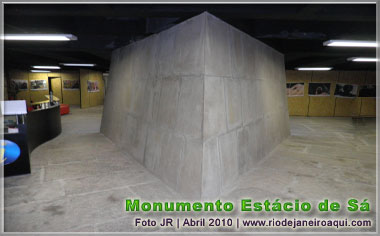 Interior do Munumento Est&aacute;cio de S&aacute;