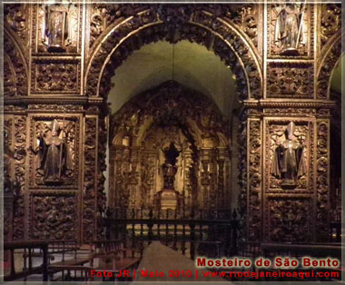 Talhas ou entalhadura barroca no interior da Igreja do Mosteiro de S&atilde;o Bento