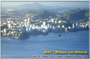 MAC | Museu de Niteroi visto em foto panor&acirc;mica
