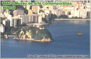 Museu de Arte Contempor&acirc;nea na paisagem da Ba&iacute;a de Guanabara