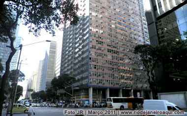 Edif&iacute;cio Marques do Herval, na Av. Rio Branco, onde est&atilde;o as livrarias Leonardo da Vinci e Beringela