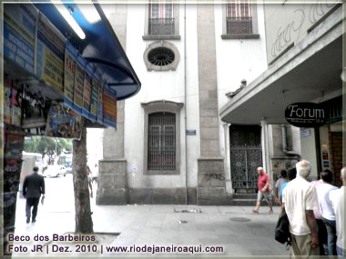 Beco dos Barbeiros na Rua Primeiro de Mar&ccedil;o