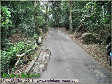 Estrada da rampa de v&ocirc;o livre da Pedra Bonita