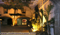 Interior do Museu Hist&oacute;rico Nacional ao anoitecer
