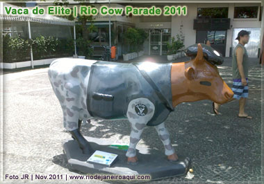 Vaca de Elite da Cowparade exposta na Av. Atl&acirc;ntica