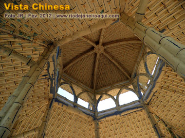 Teto da constru&ccedil;&atilde;o na Vista Chinesa em forma de pagode chin&ecirc;s