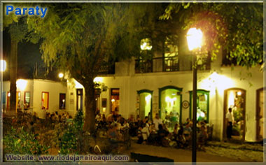 Noite movimentada em Paraty Noite movimentada em Paraty