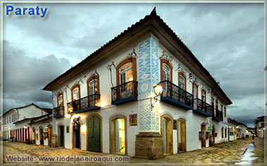 Sobrado de Paraty com comércio no térreo Sobrado de Paraty com comércio no térreo
